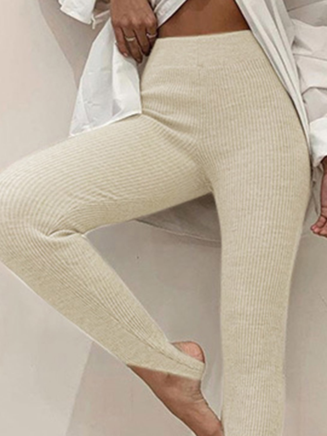 Throwback Ribbed Mid Waist Leggings