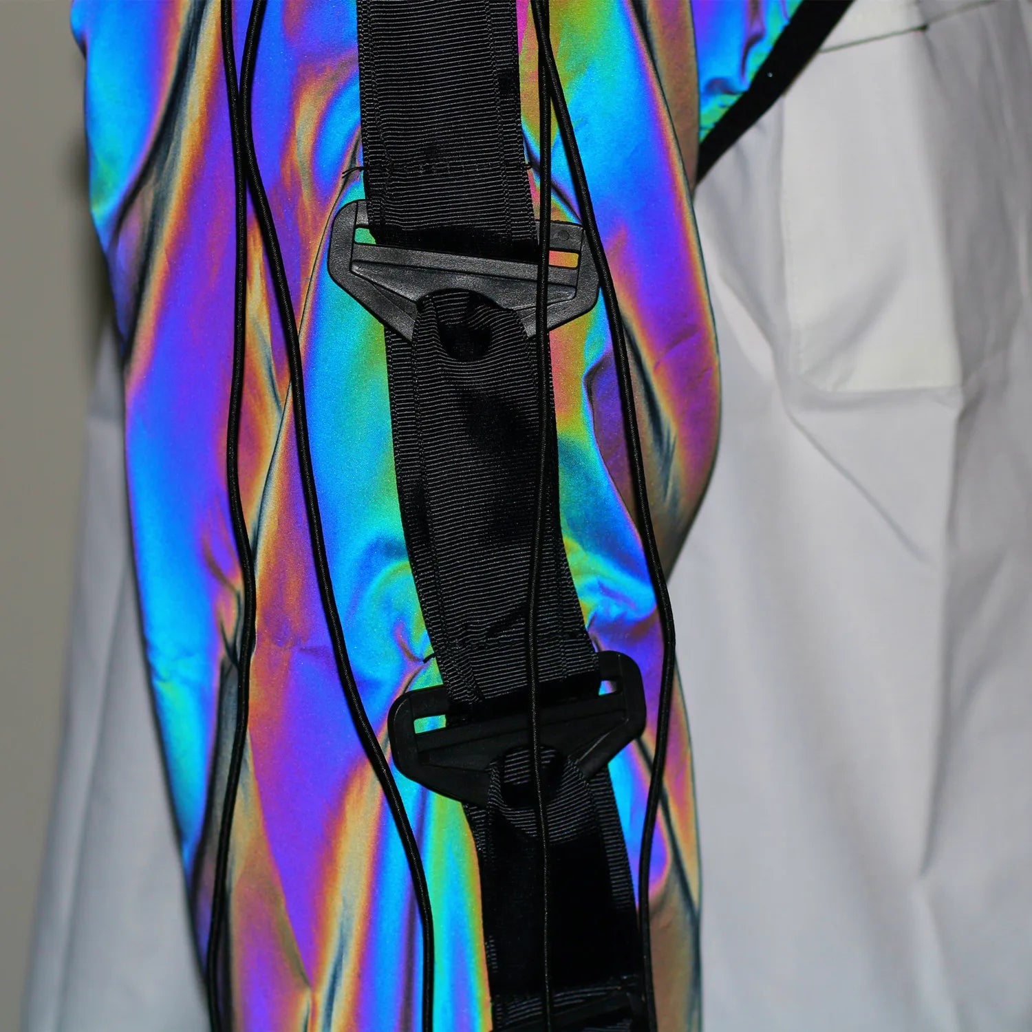 Low Key Asymmetric Design Reflective One Shoulder Sleeve